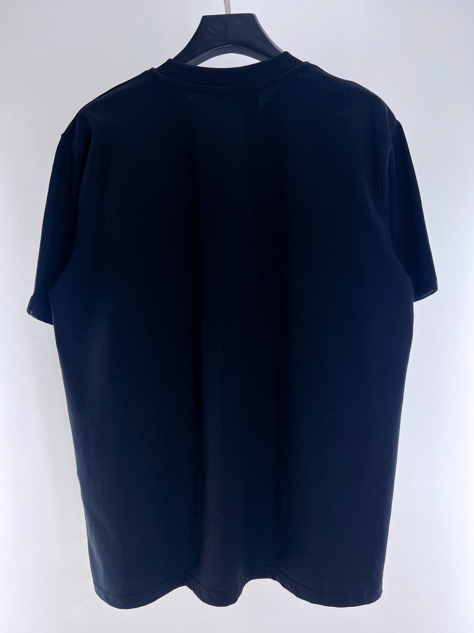 Blau-weißes T-Shirt