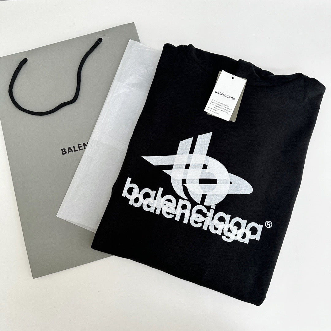 Dunkelblauer Hoodie