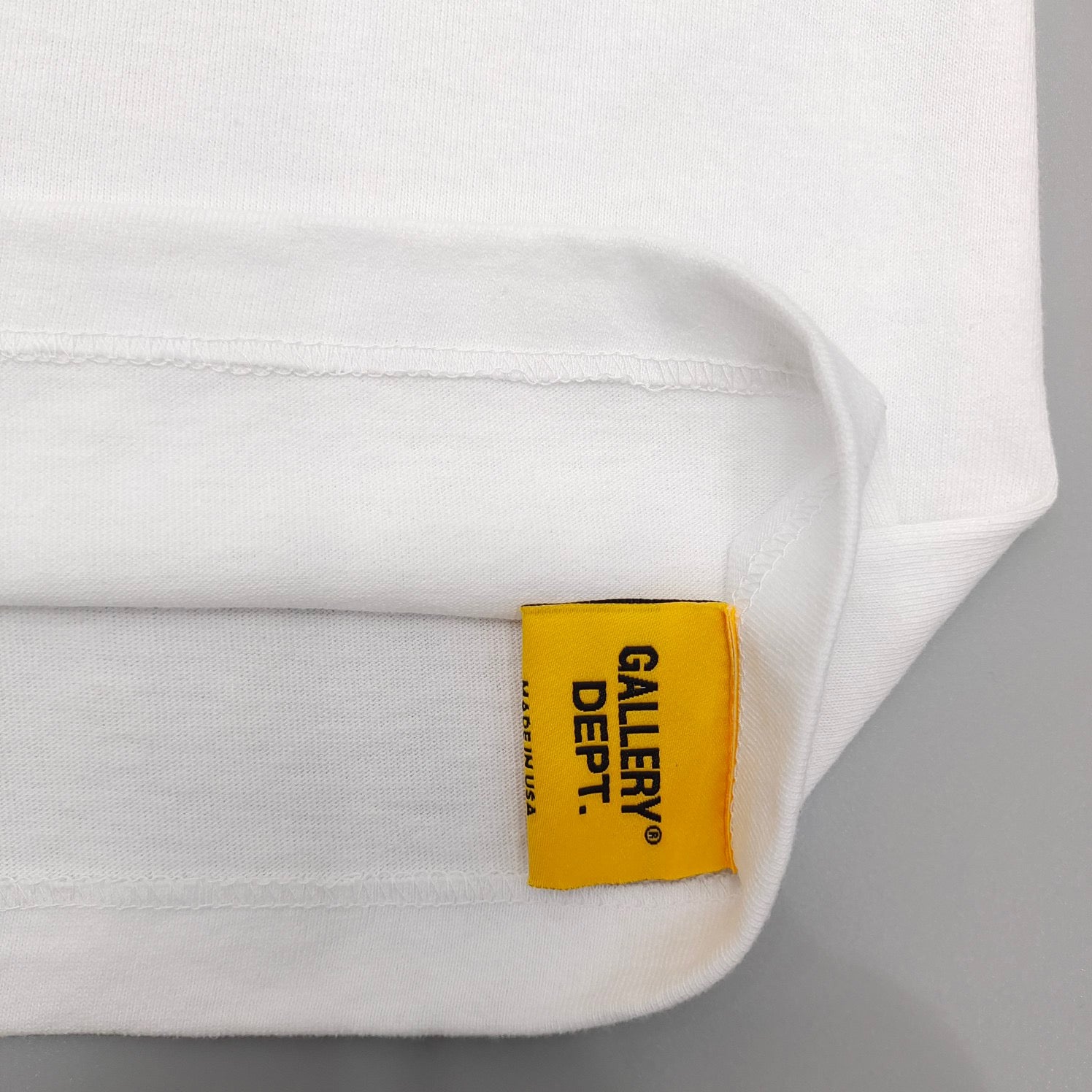 weißes T-Shirt