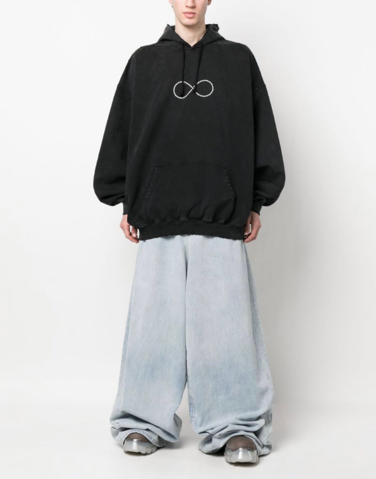 Schwarzer Hoodie