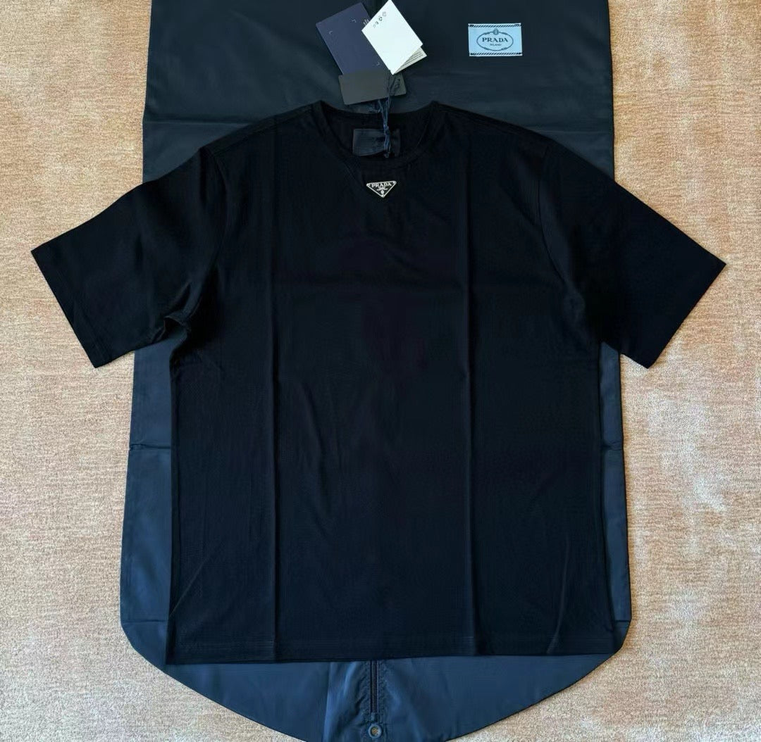 Black and White T-shirt - FashionHype.xyz