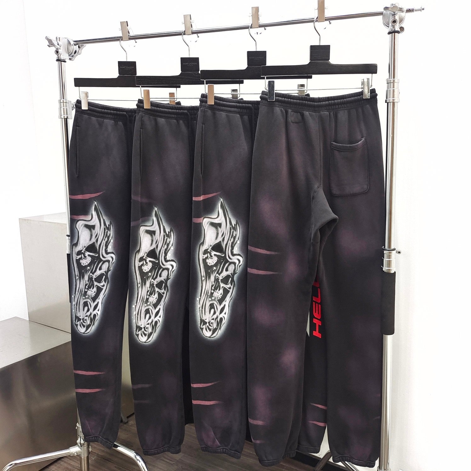 Schwarze Hosen