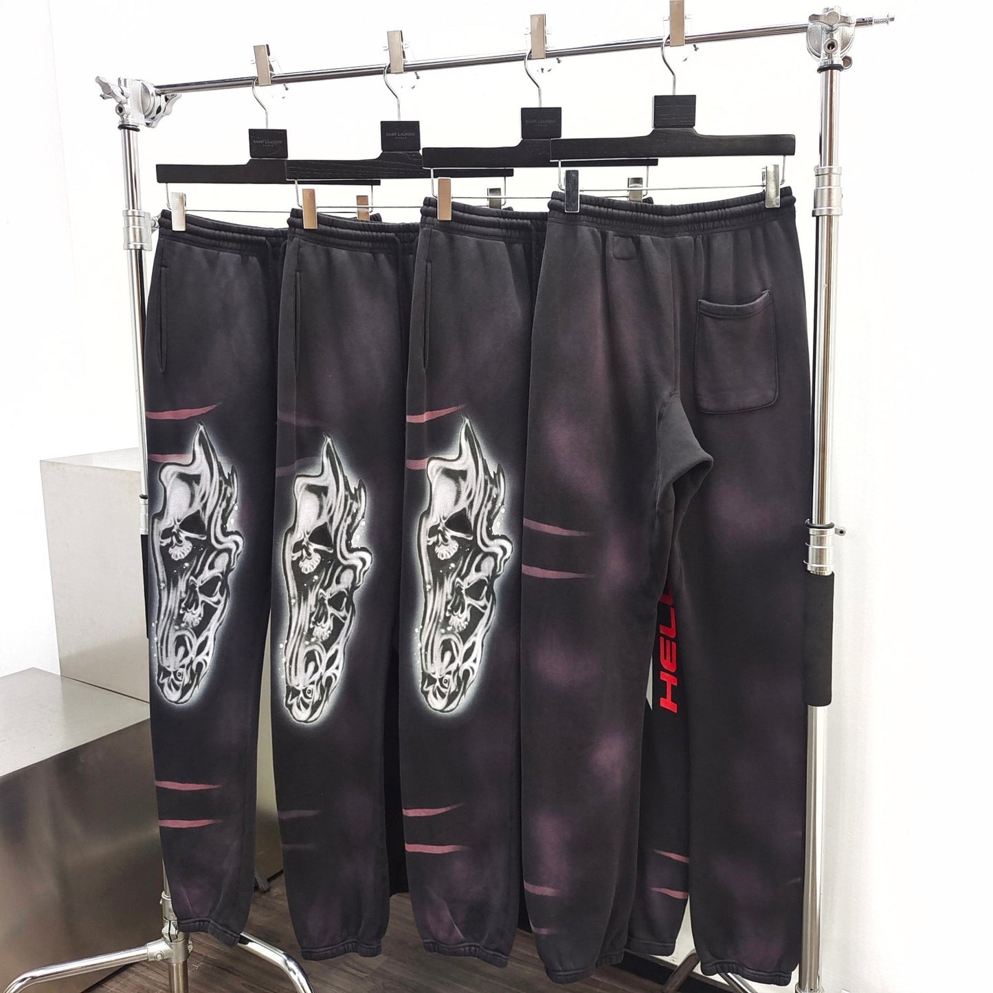 Schwarze Hosen