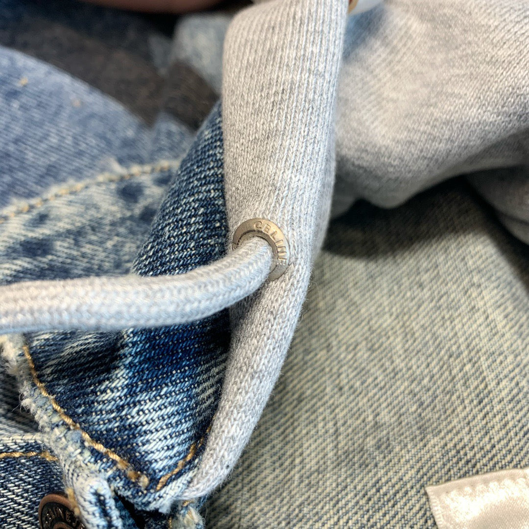 سترة سوداء داكنة وزرقاء داكنة