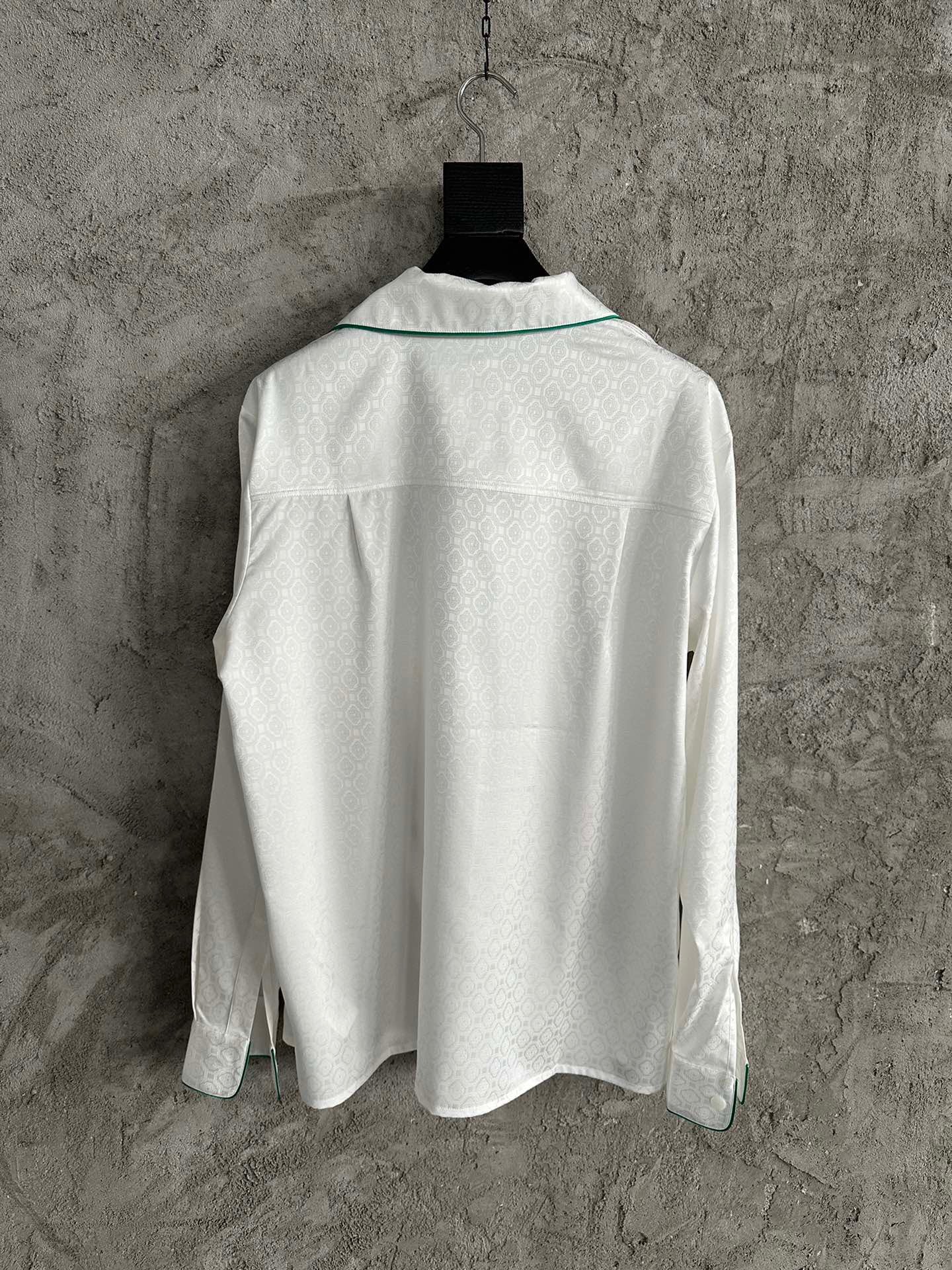 Weiße Jacke