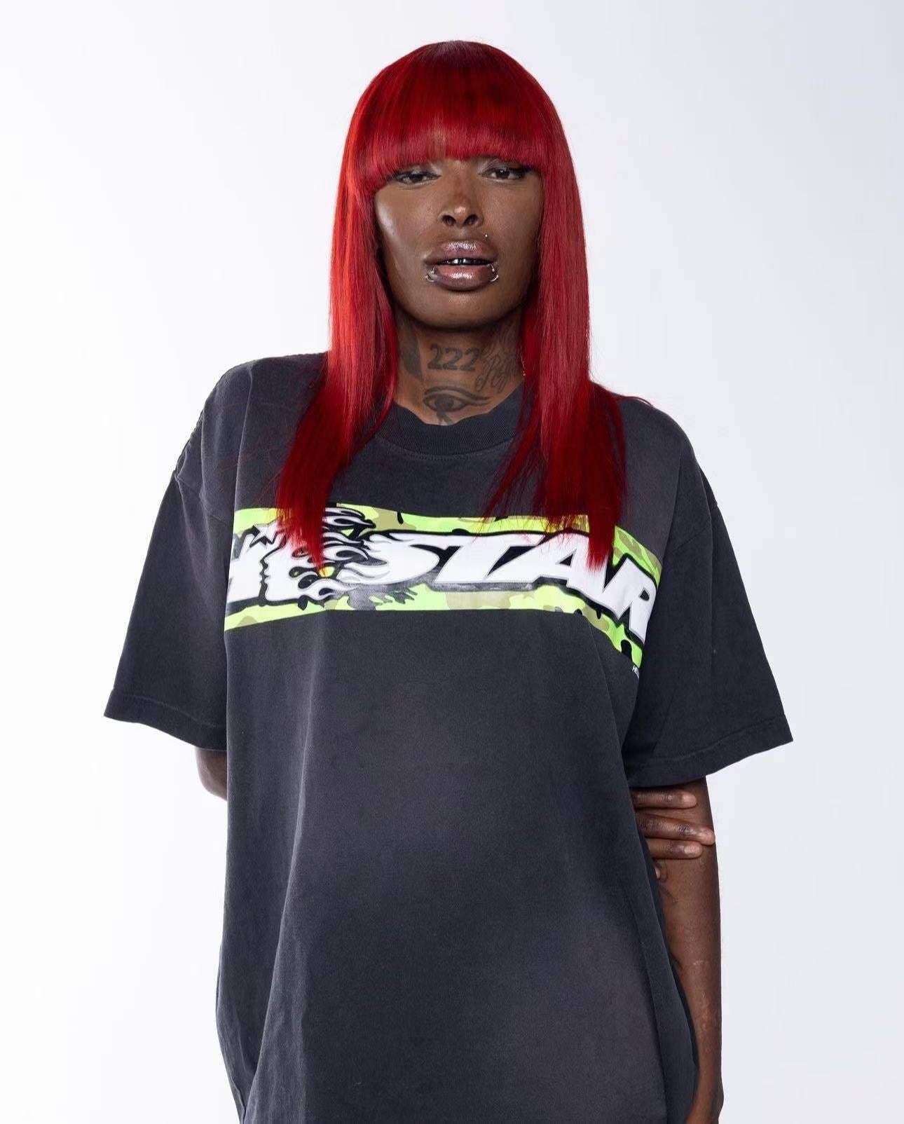 Dunkelgraues T-Shirt