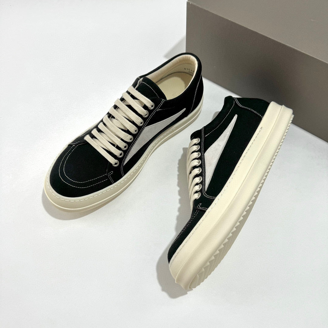 Schwarz-weiße Schuhe