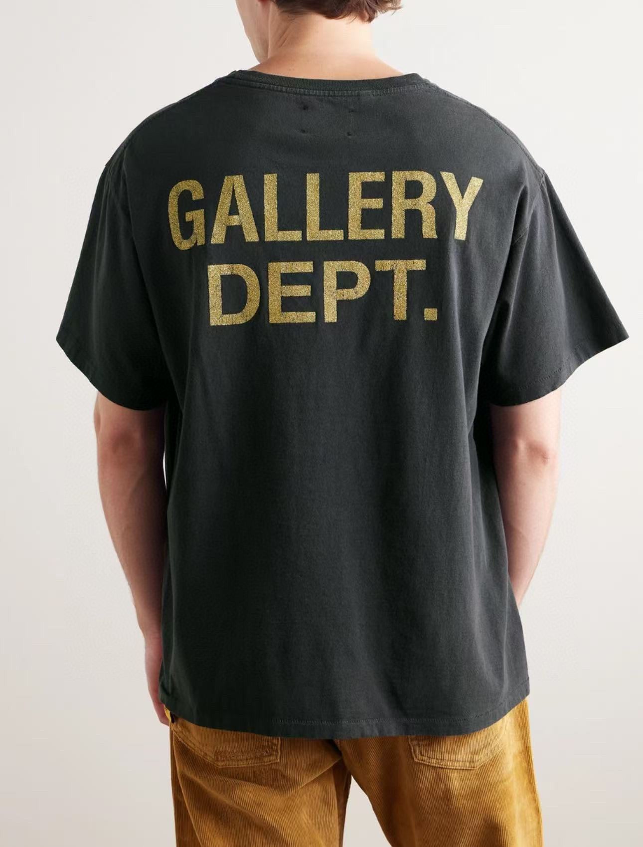 Schwarzes T-Shirt