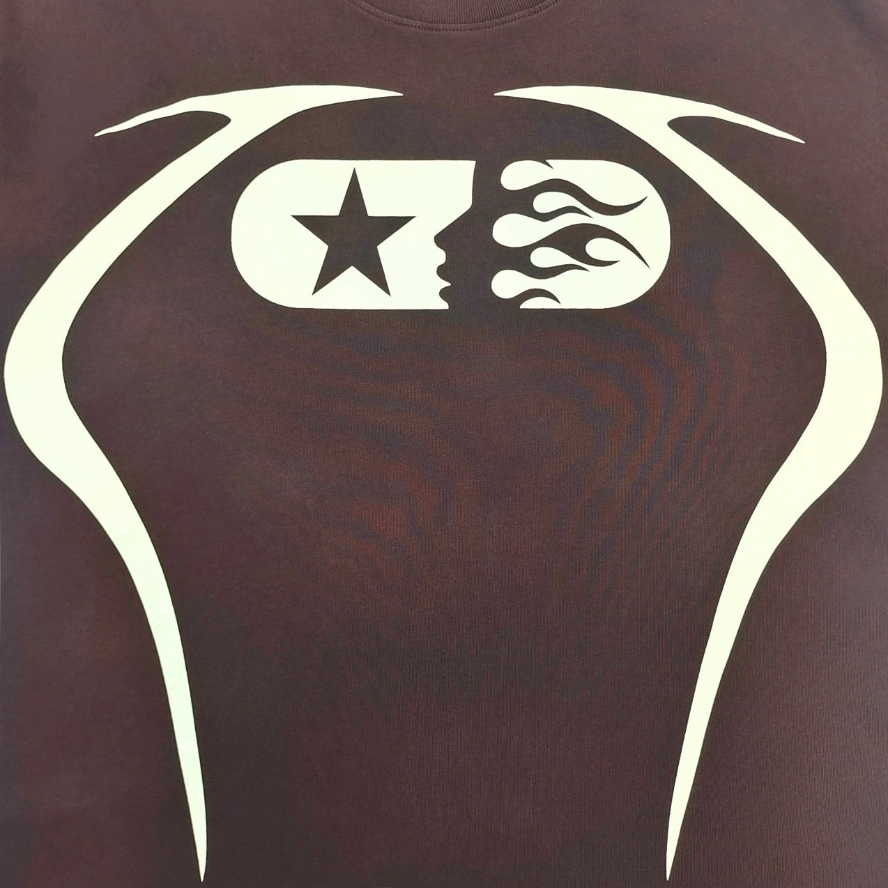 Braunes T-Shirt