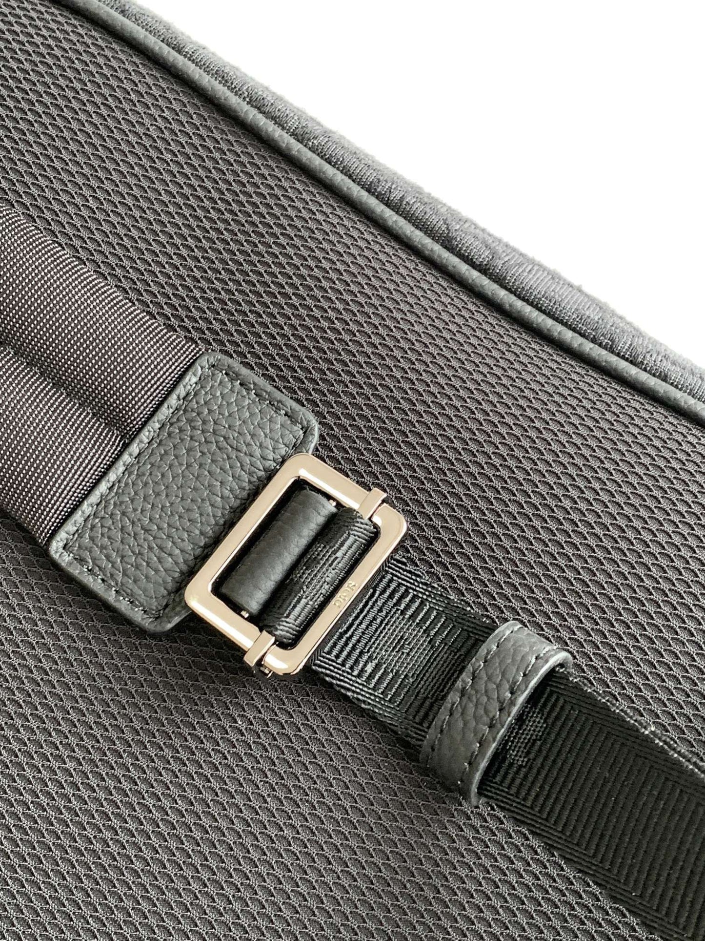 Bolso color albaricoque y negro