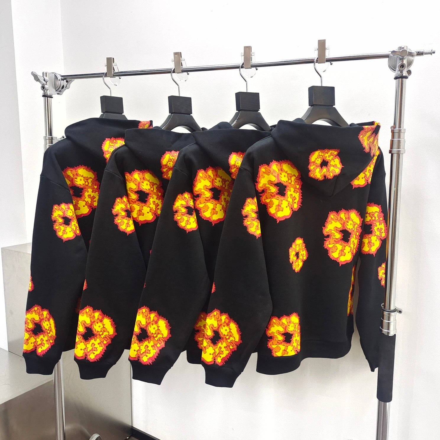 Schwarzer Hoodie
