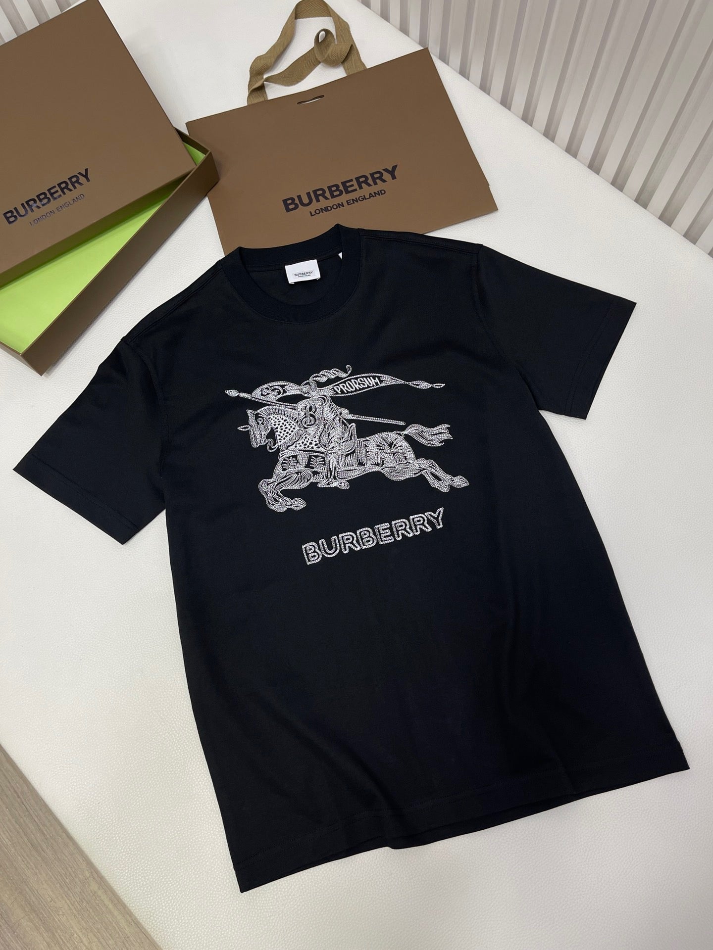Schwarzes T-Shirt