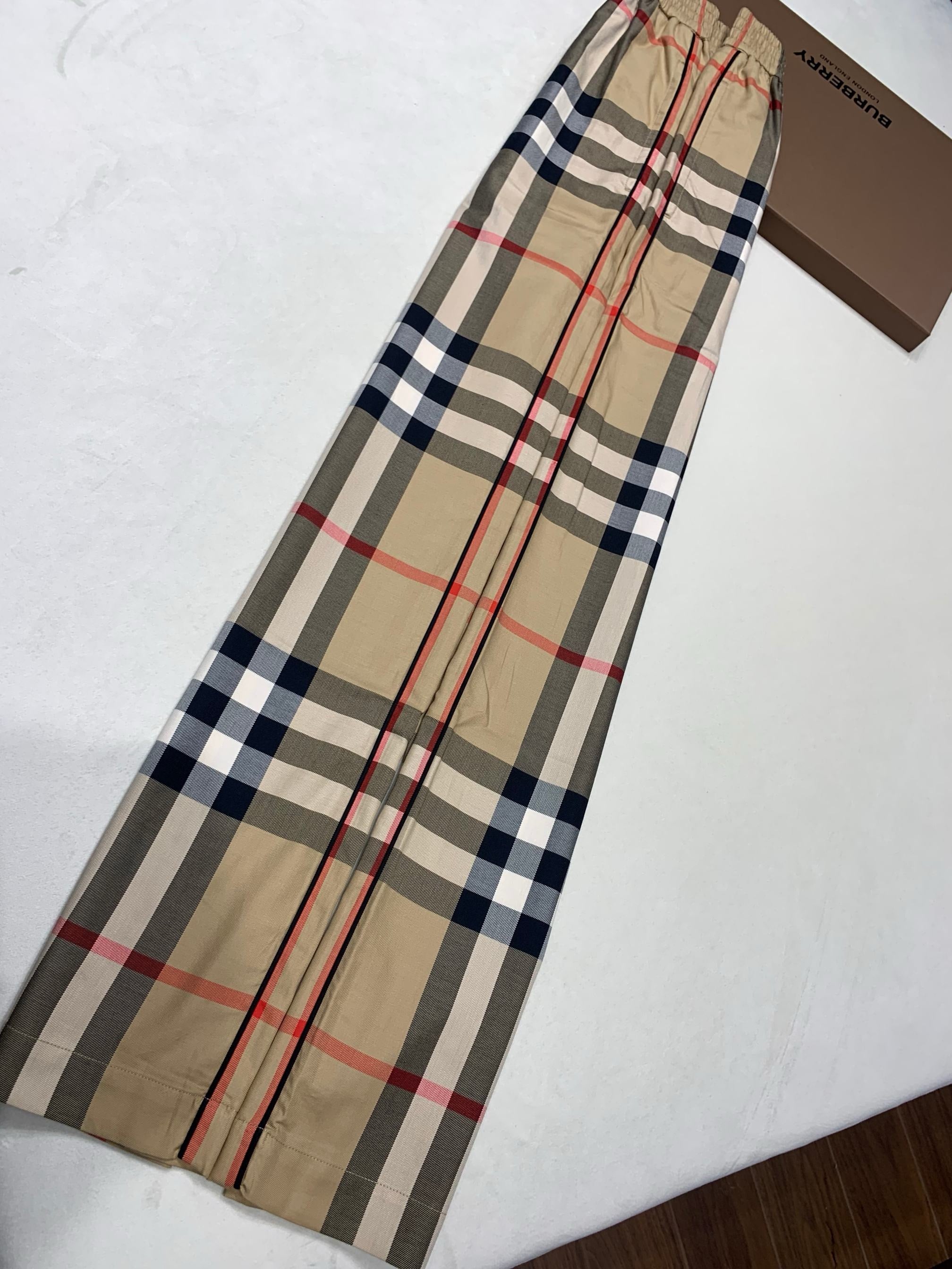 Mehrfarbige Hose