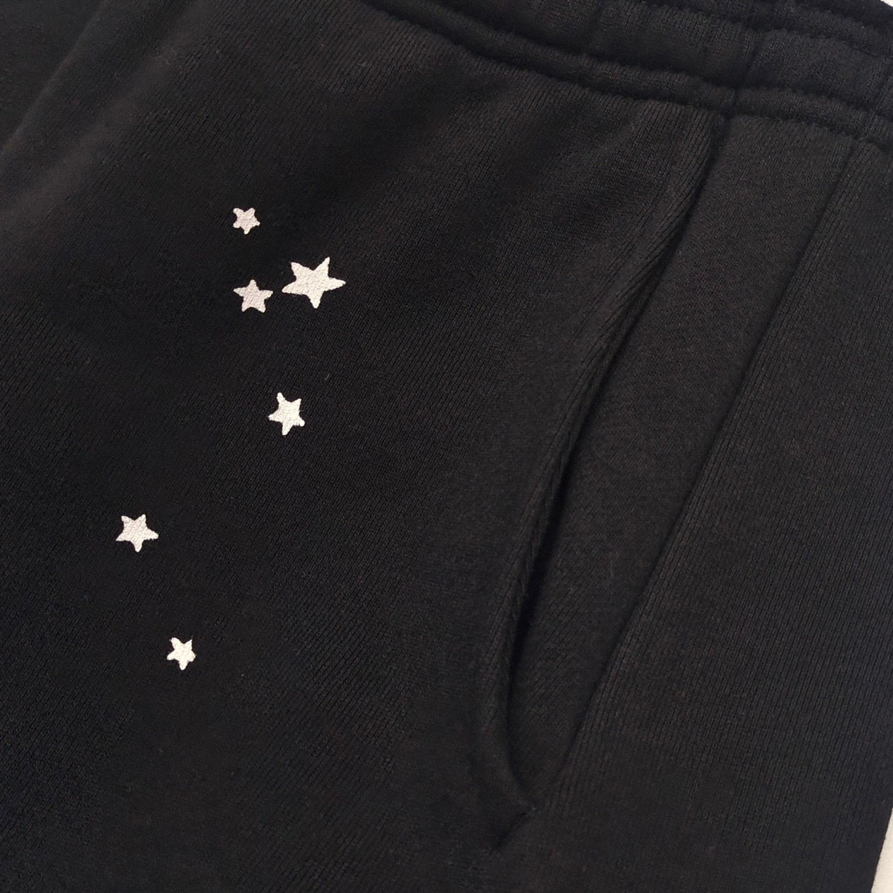 Schwarze Hosen