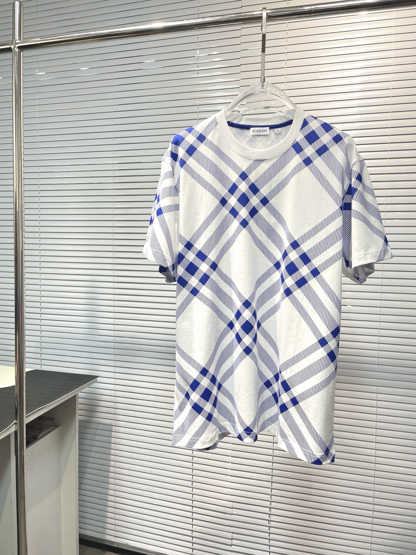 Weißblaue T-Shirts