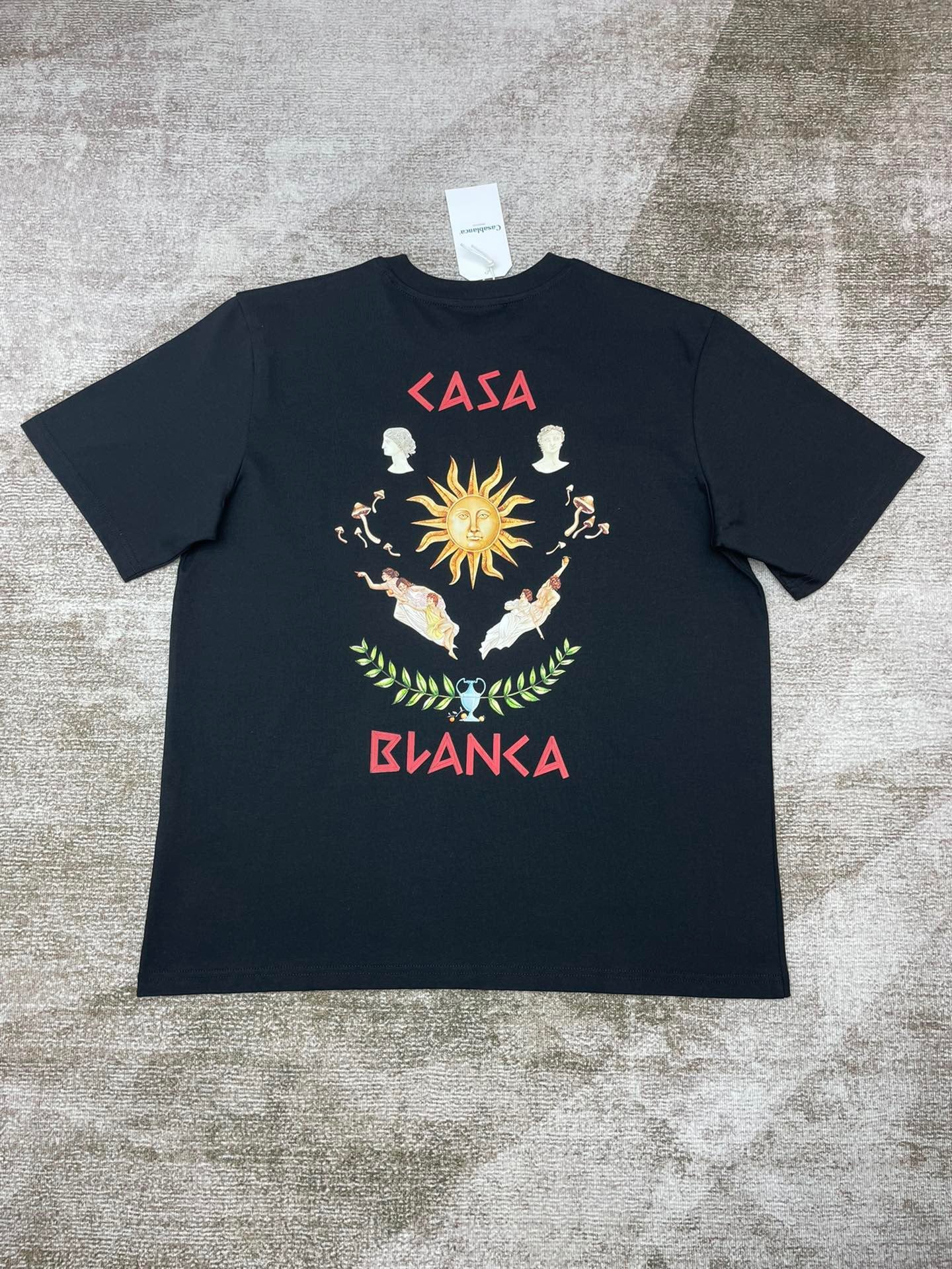 Schwarz-weißes T-Shirt