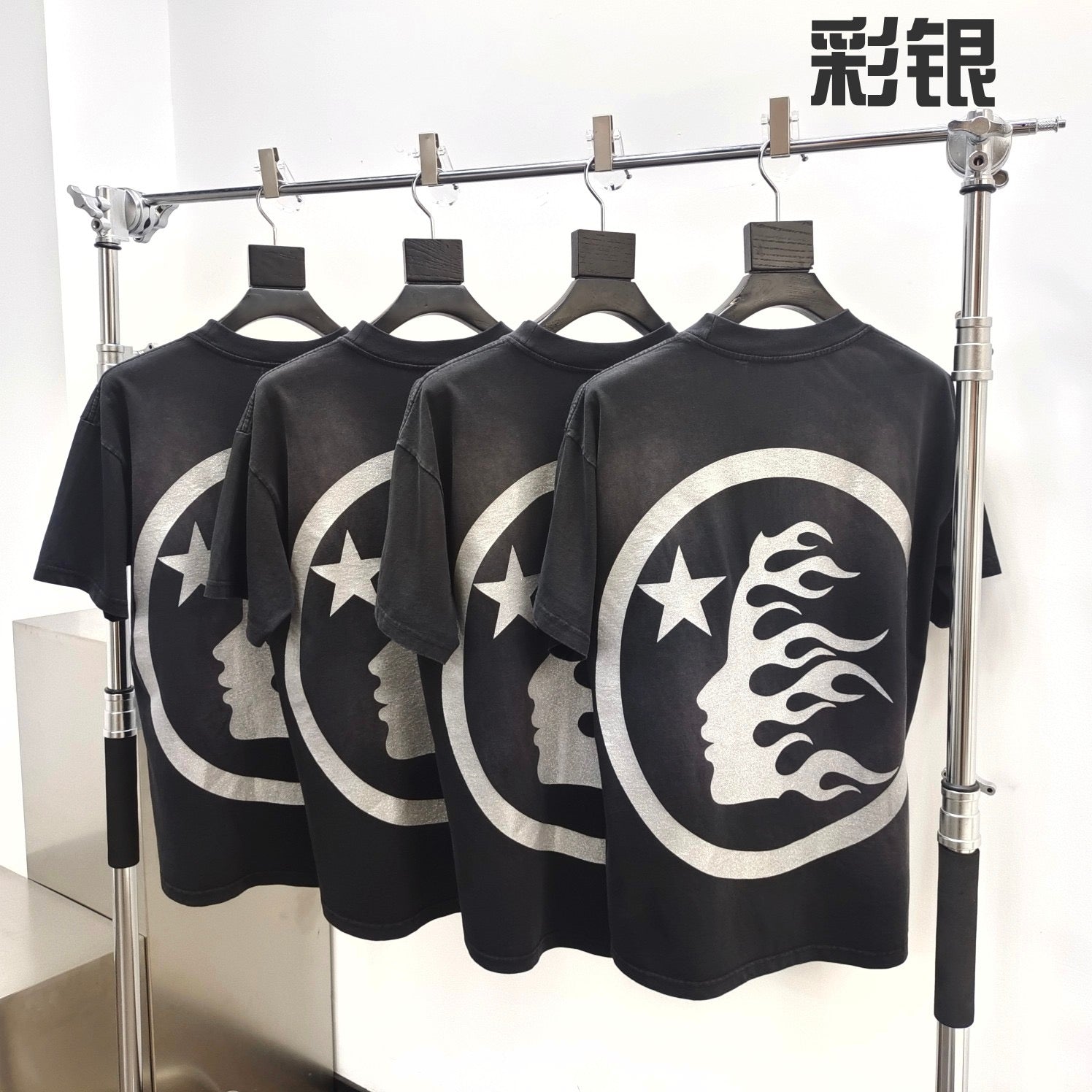 Schwarzes T-Shirt
