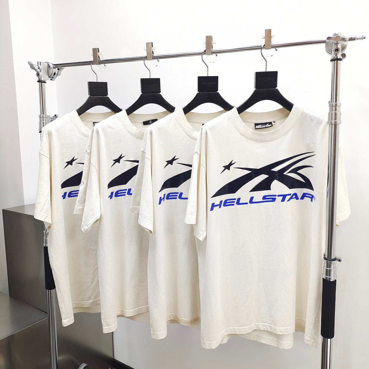 White T-shirt - FashionHype.xyz