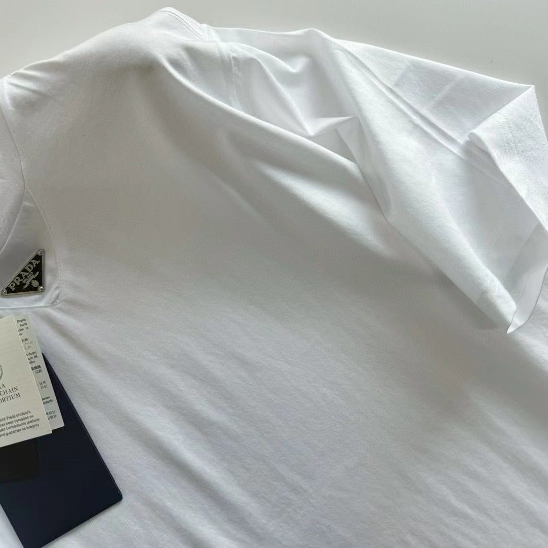 Black and White T-shirt - FashionHype.xyz