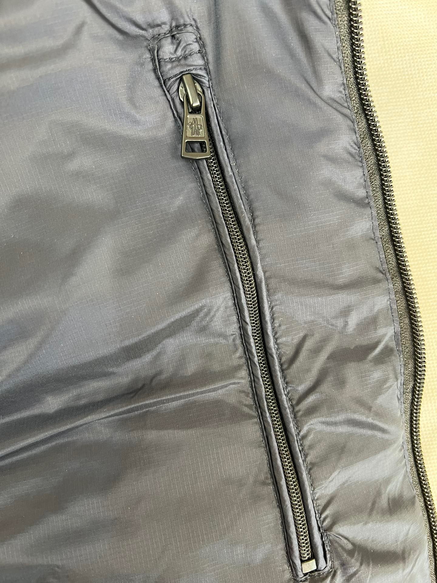 Black Vest - FashionHype.xyz