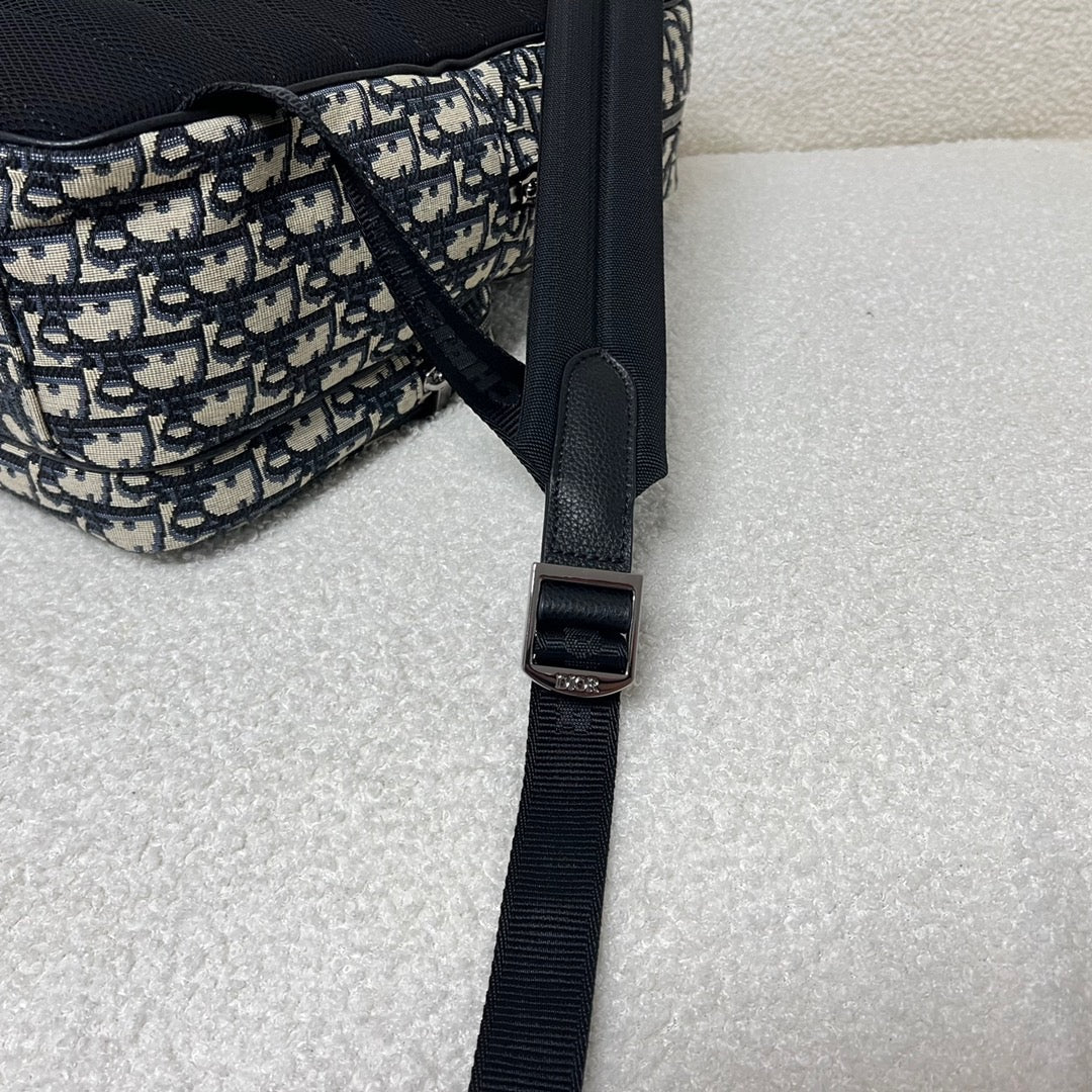 Schwarzgraue Tasche