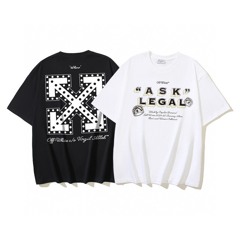 Schwarz-weißes T-Shirt