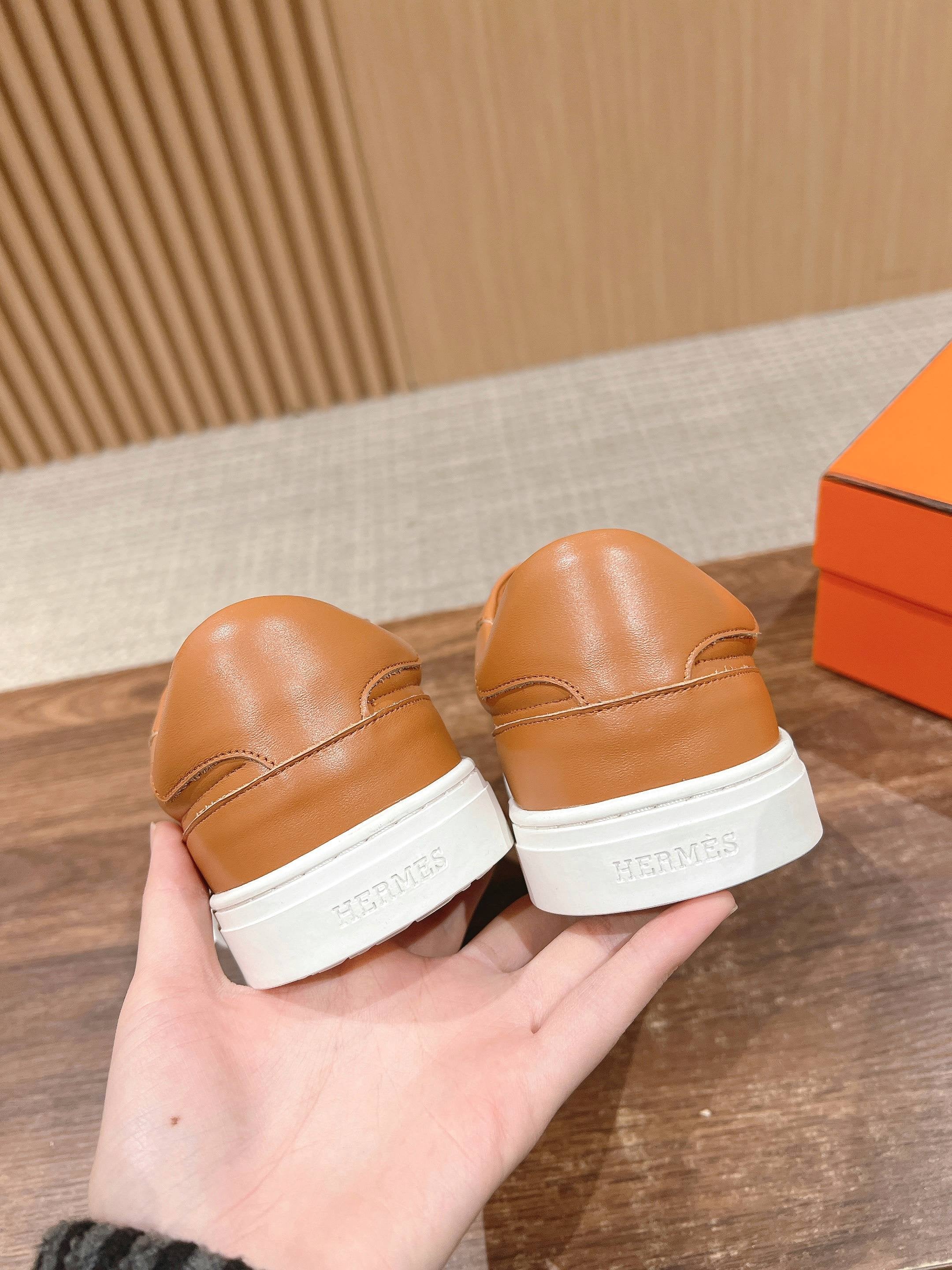 Mehrfarbige Schuhe