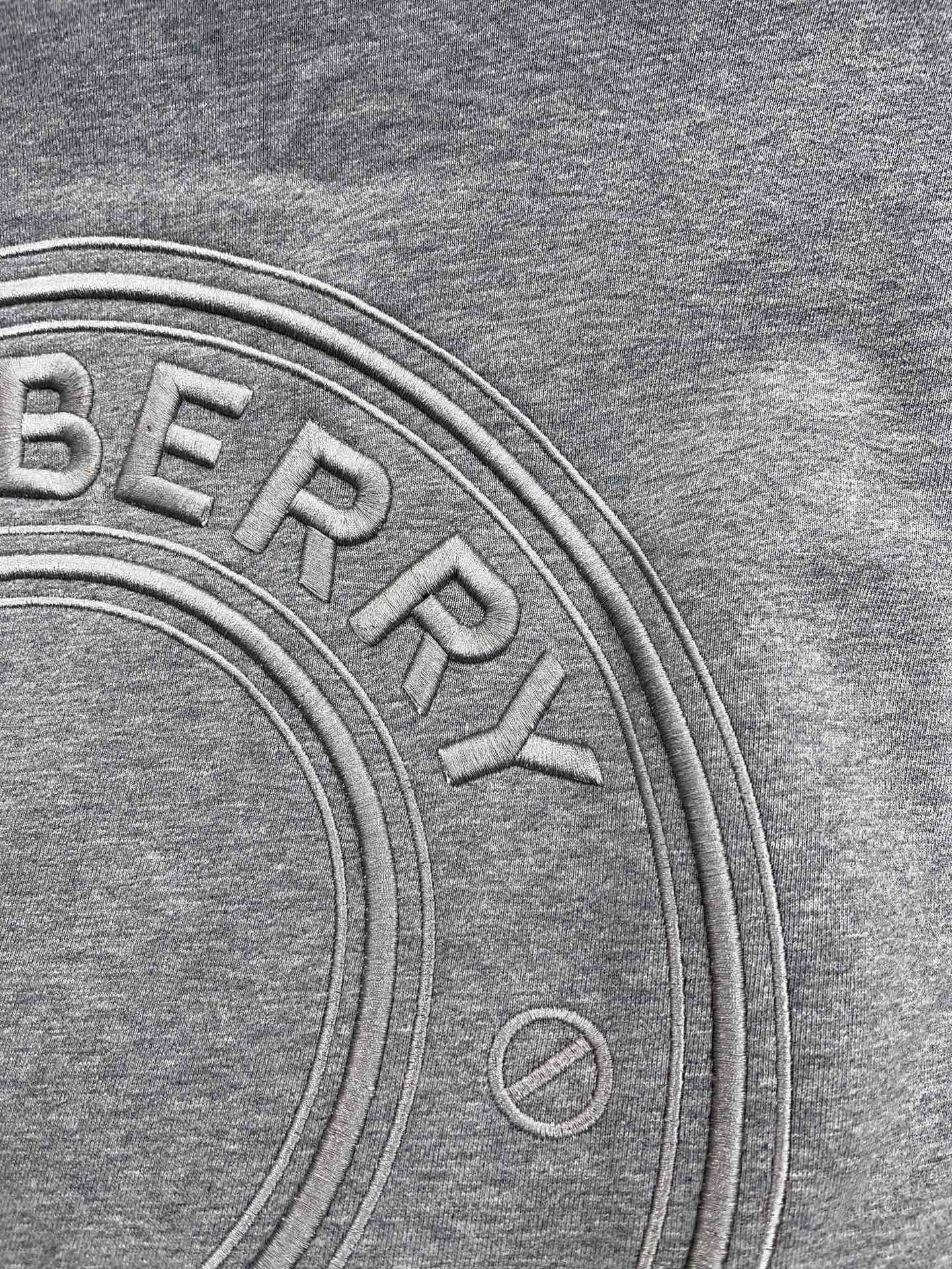 هودي أسود ورمادي