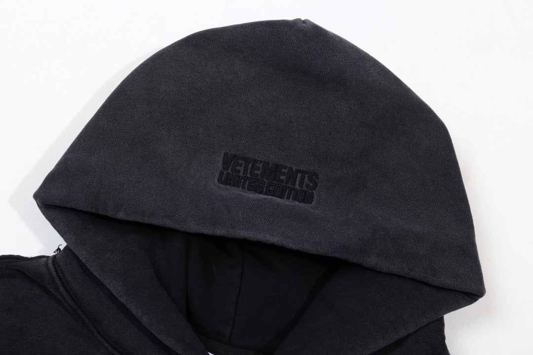 Schwarzer Hoodie
