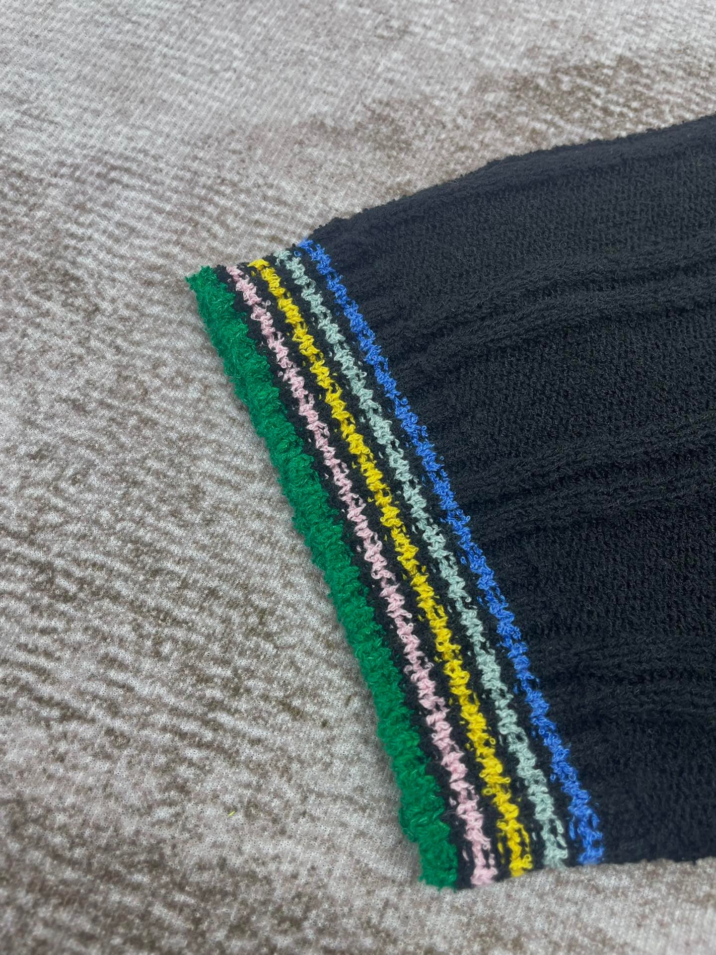 Jersey blanco y negro