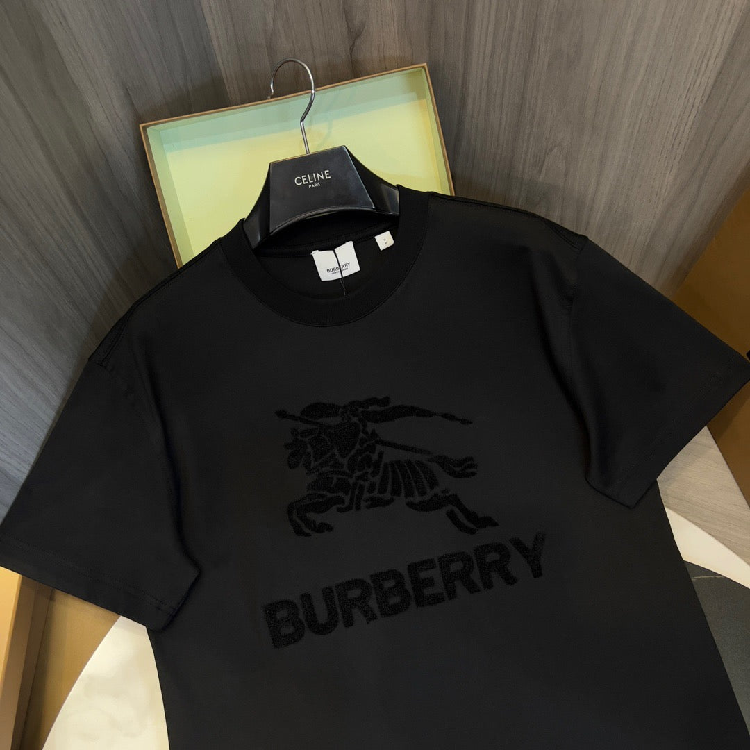 Black and White T-shirt - FashionHype.xyz