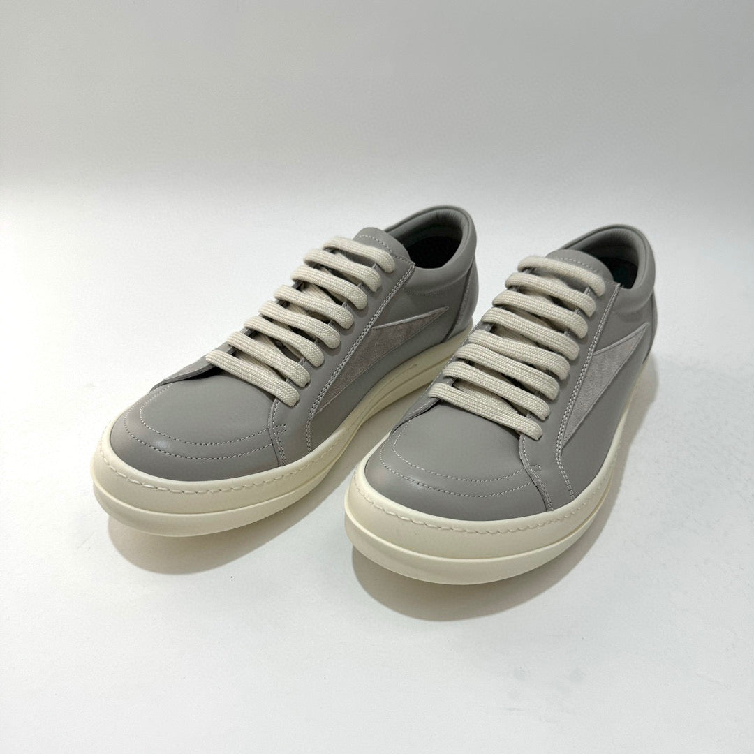 Mehrfarbige Schuhe