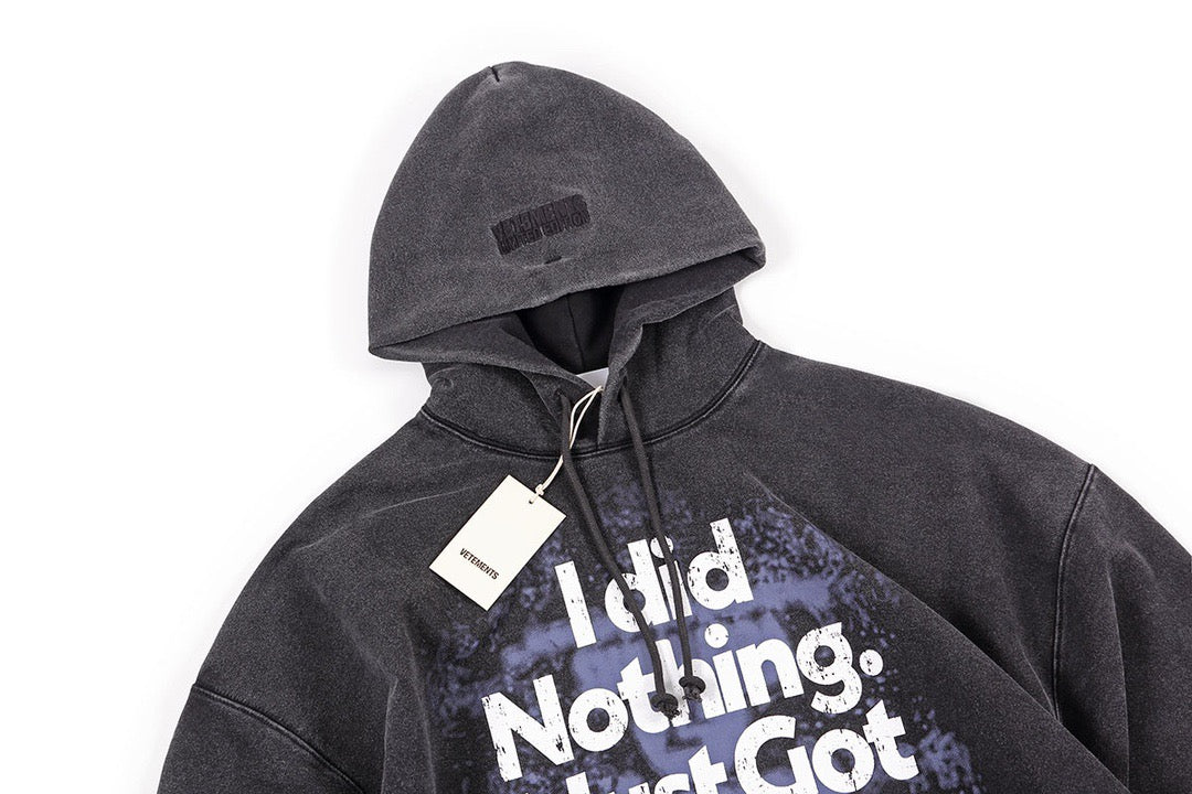 Schwarzer Hoodie