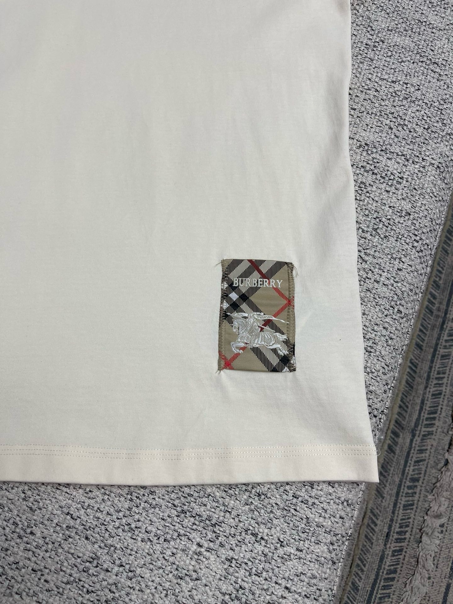 Mehrfarbiges T-Shirt