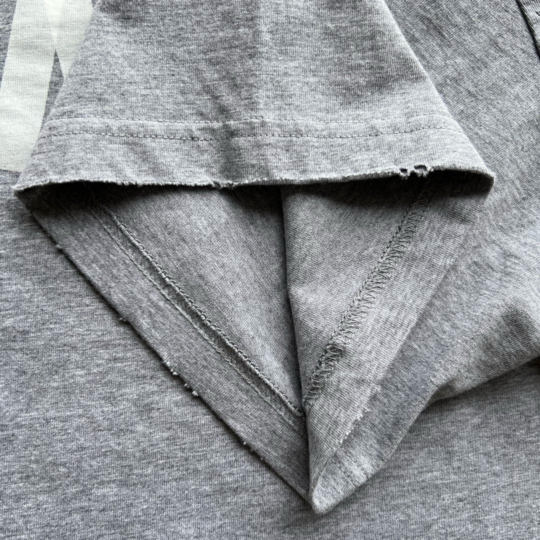 Graues T-Shirt