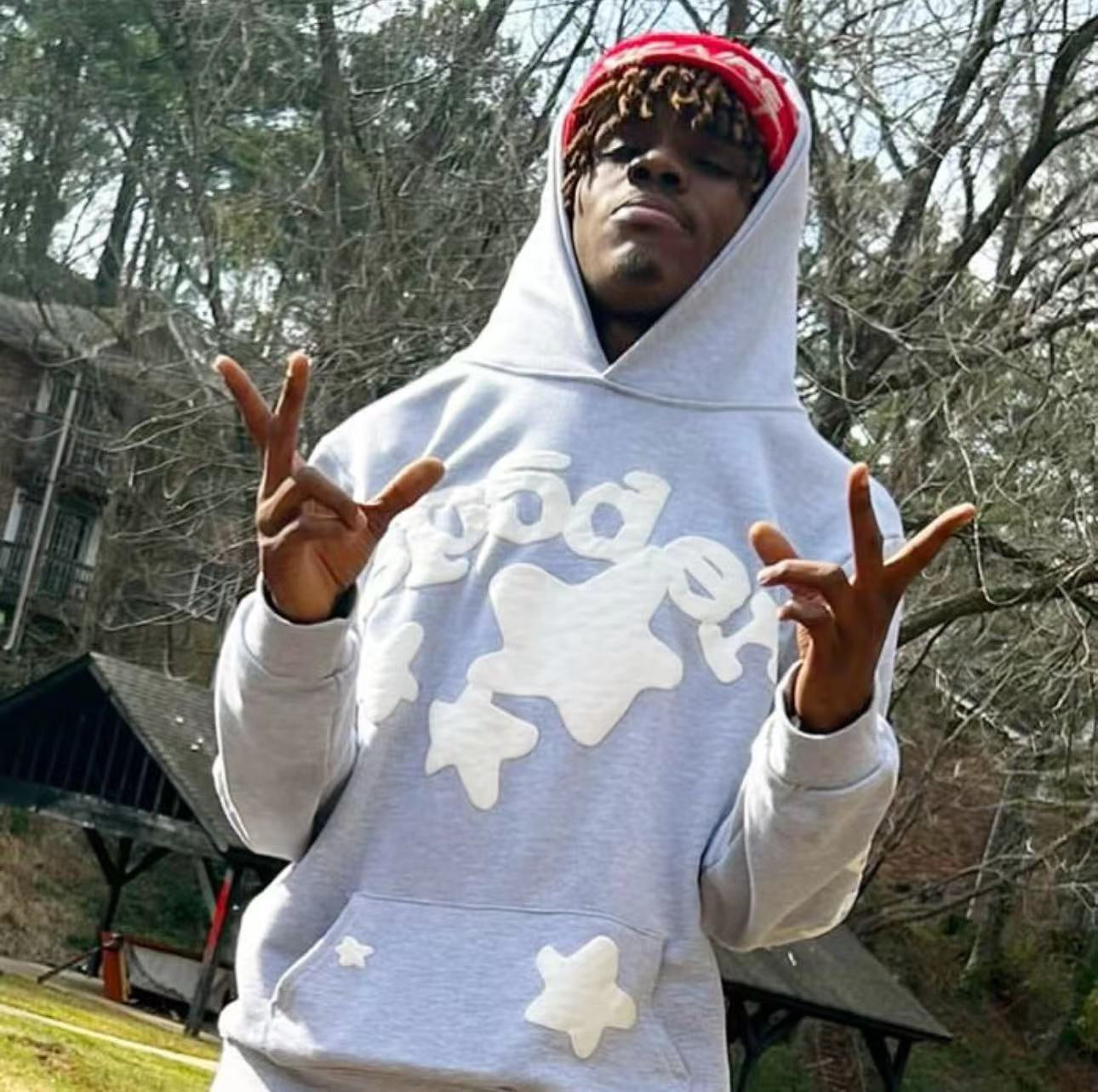 Grauer Hoodie