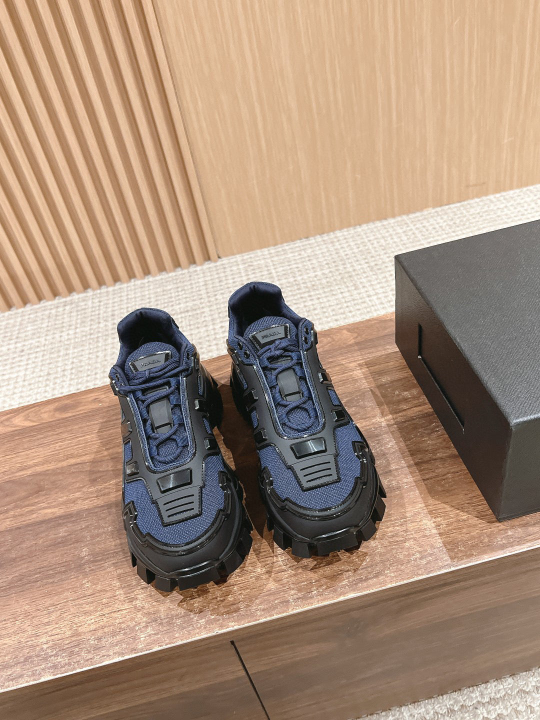 Weiß-Grüne Schuhe