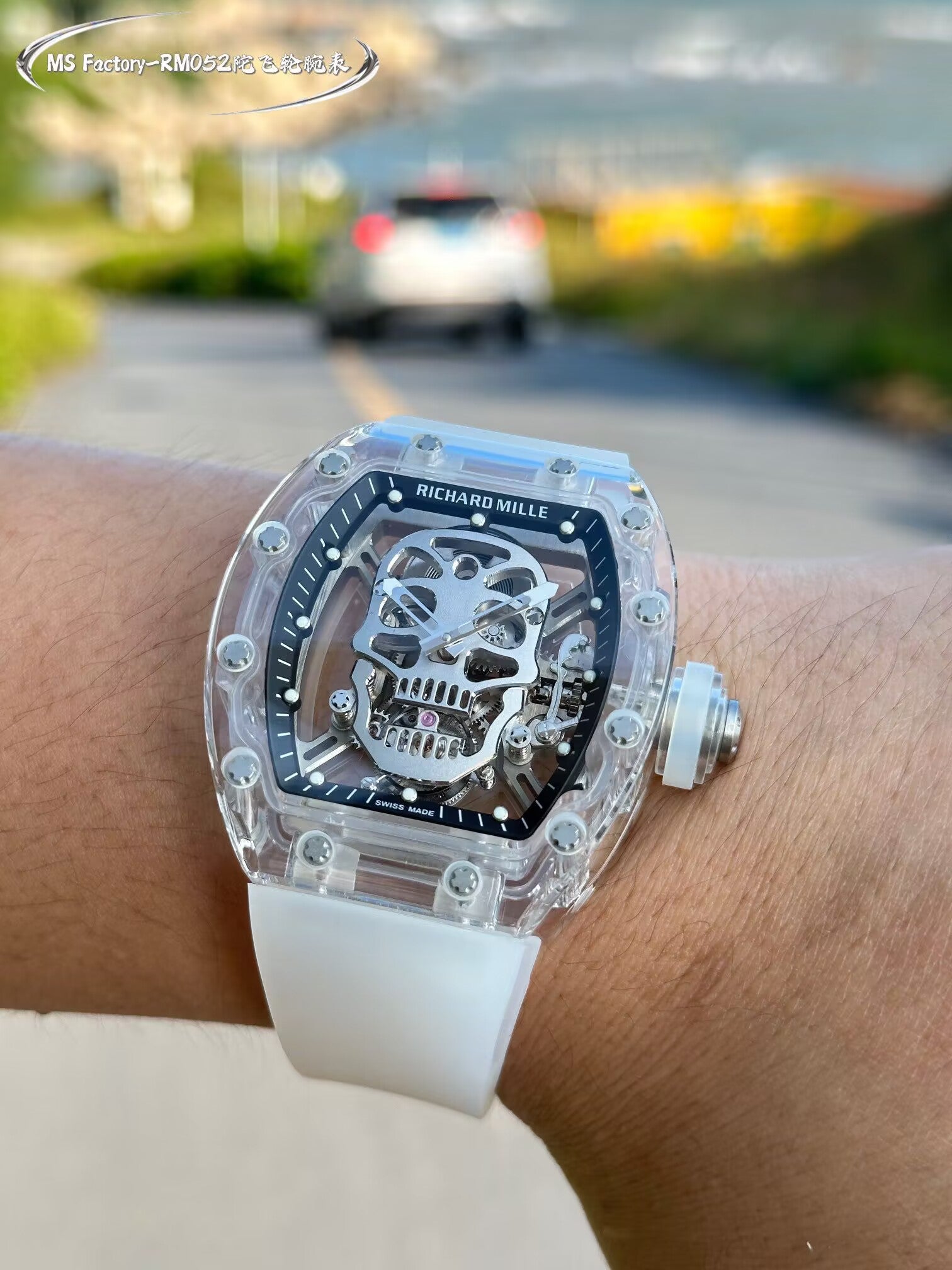 Weiße Uhr