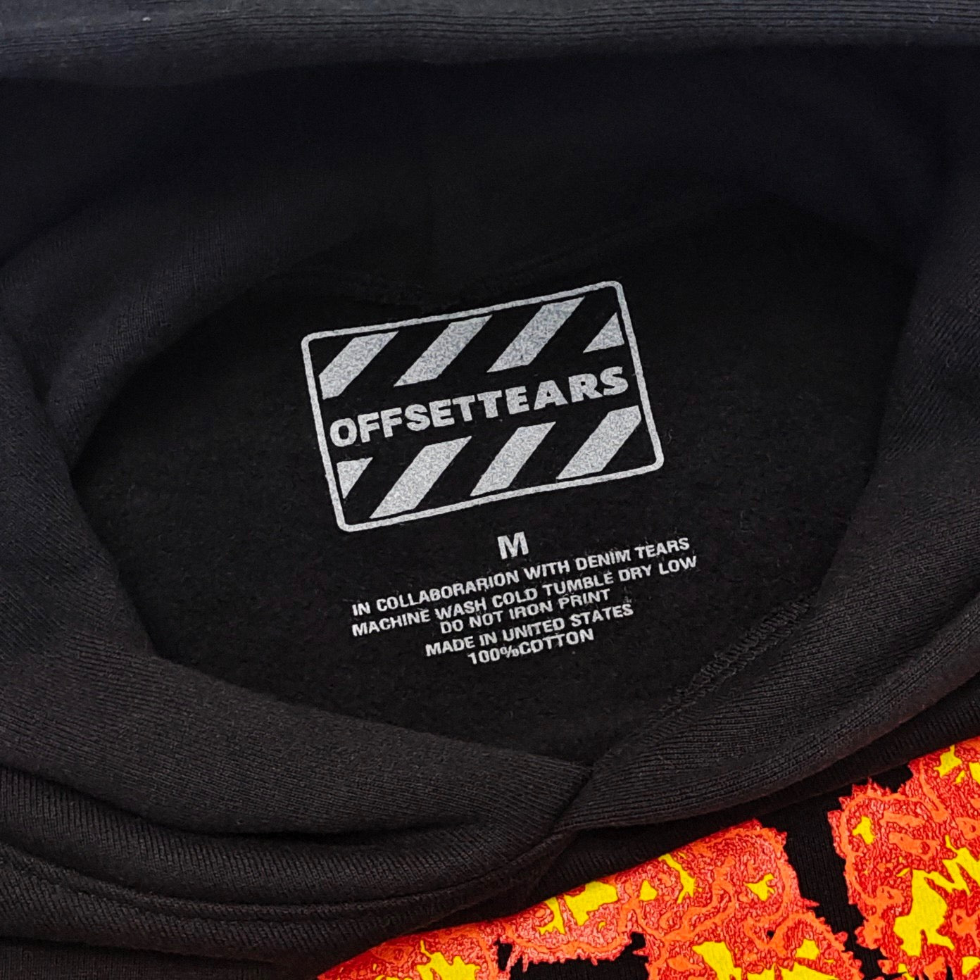 Schwarzer Hoodie
