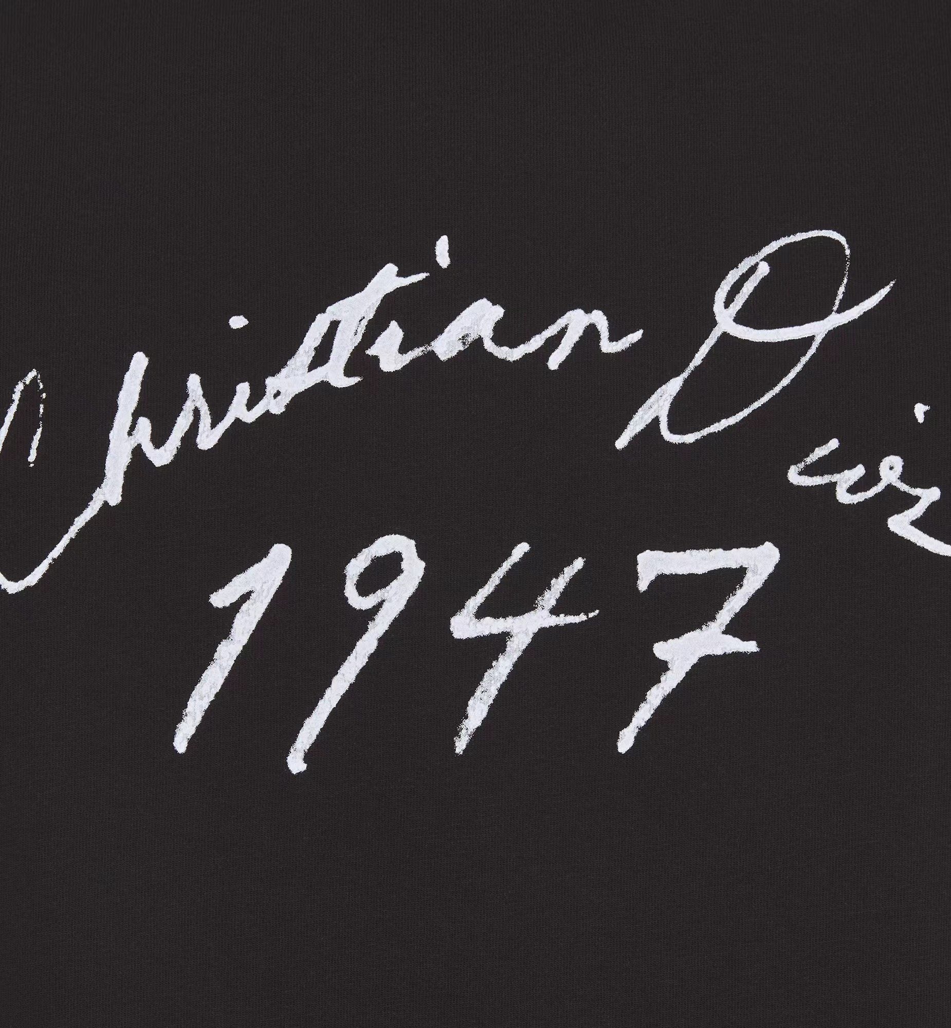 Schwarzes, weißes und blaues T-Shirt