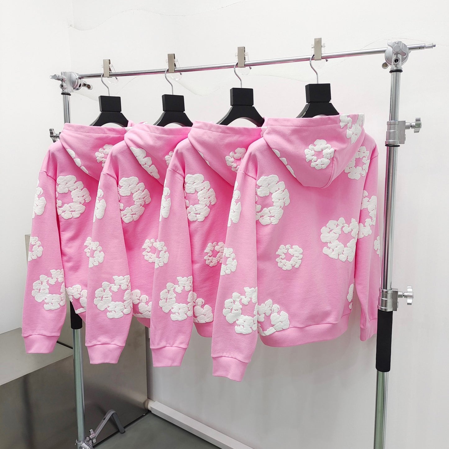 هودي باللونين الوردي والأزرق