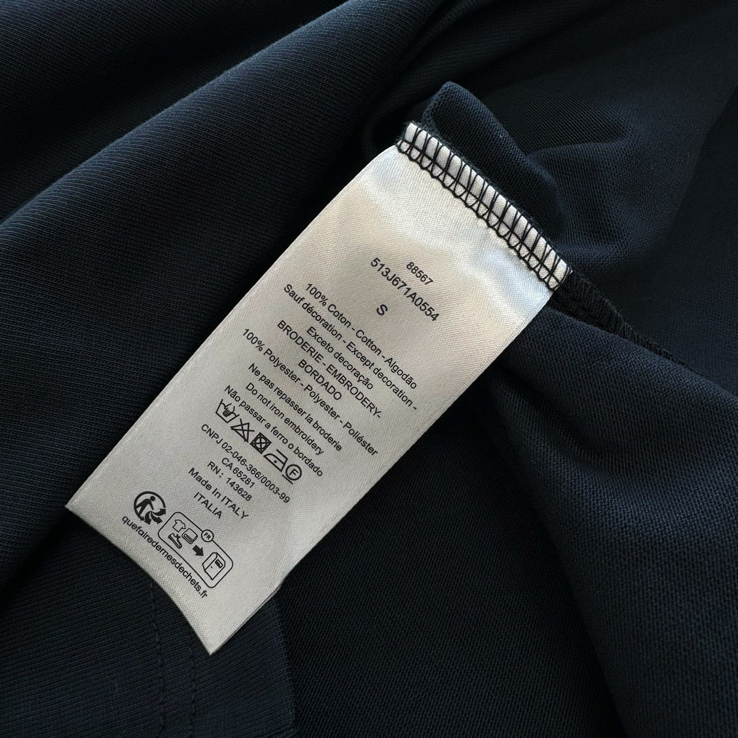 Weißes und schwarzes Trikot