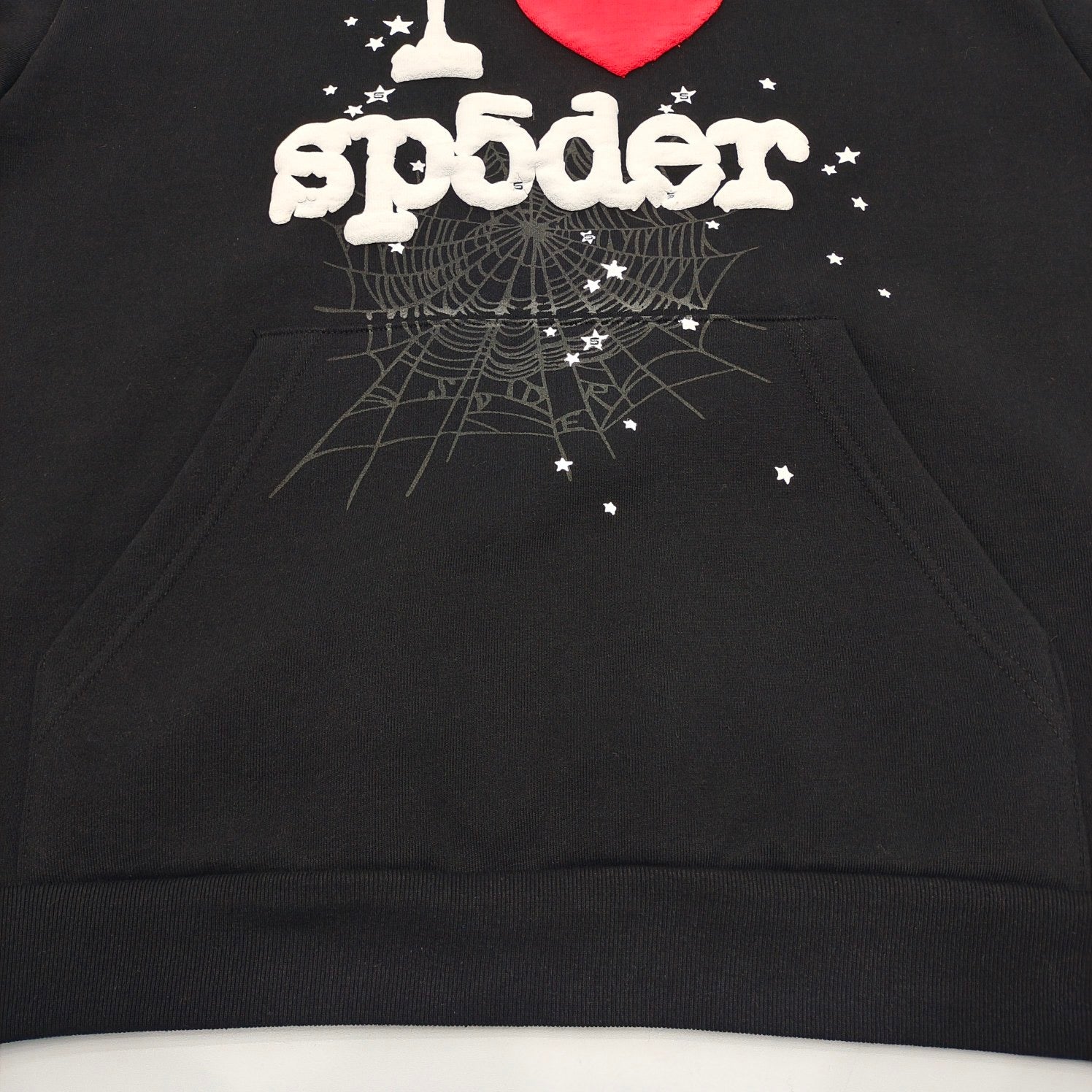 Schwarzer Hoodie