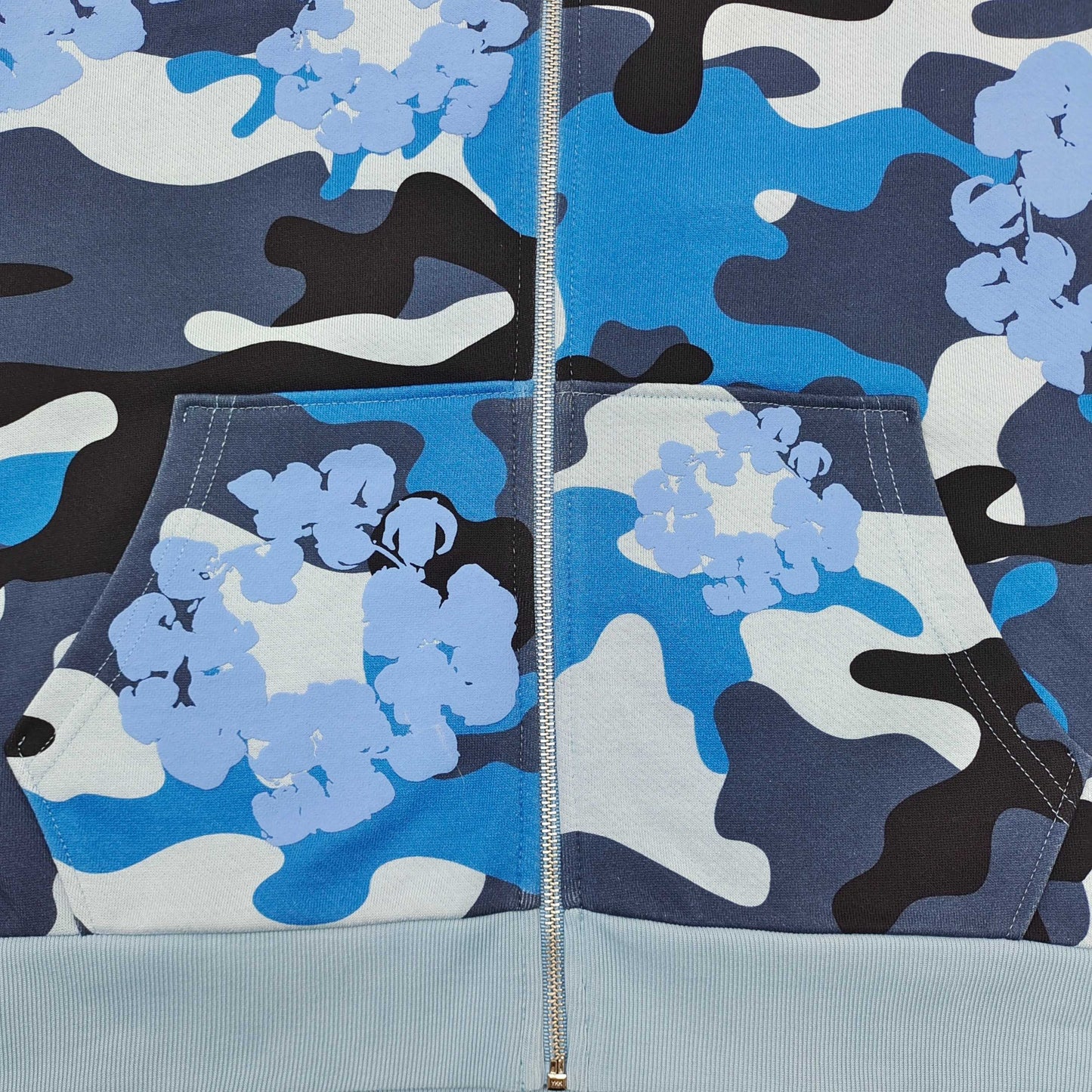 سترة متعددة الألوان