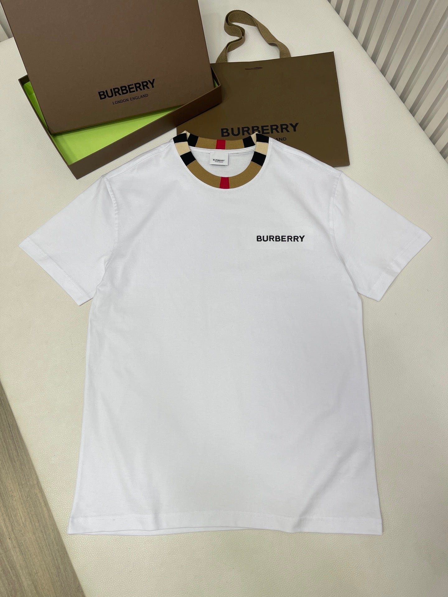 Black and White T-shirt - FashionHype.xyz