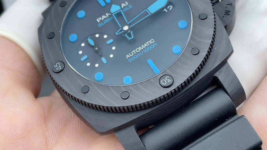 Schwarze Uhr