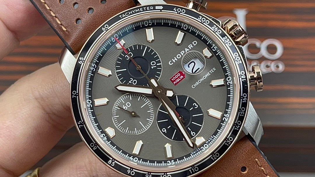 Braune Uhr