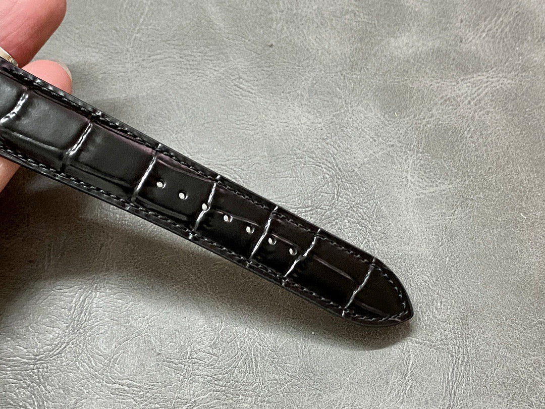 Schwarze Uhr
