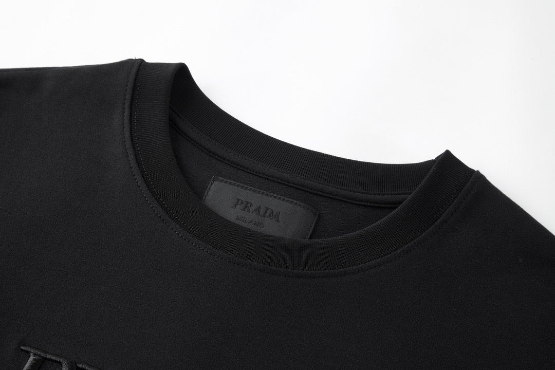 Black and White T-shirt - FashionHype.xyz
