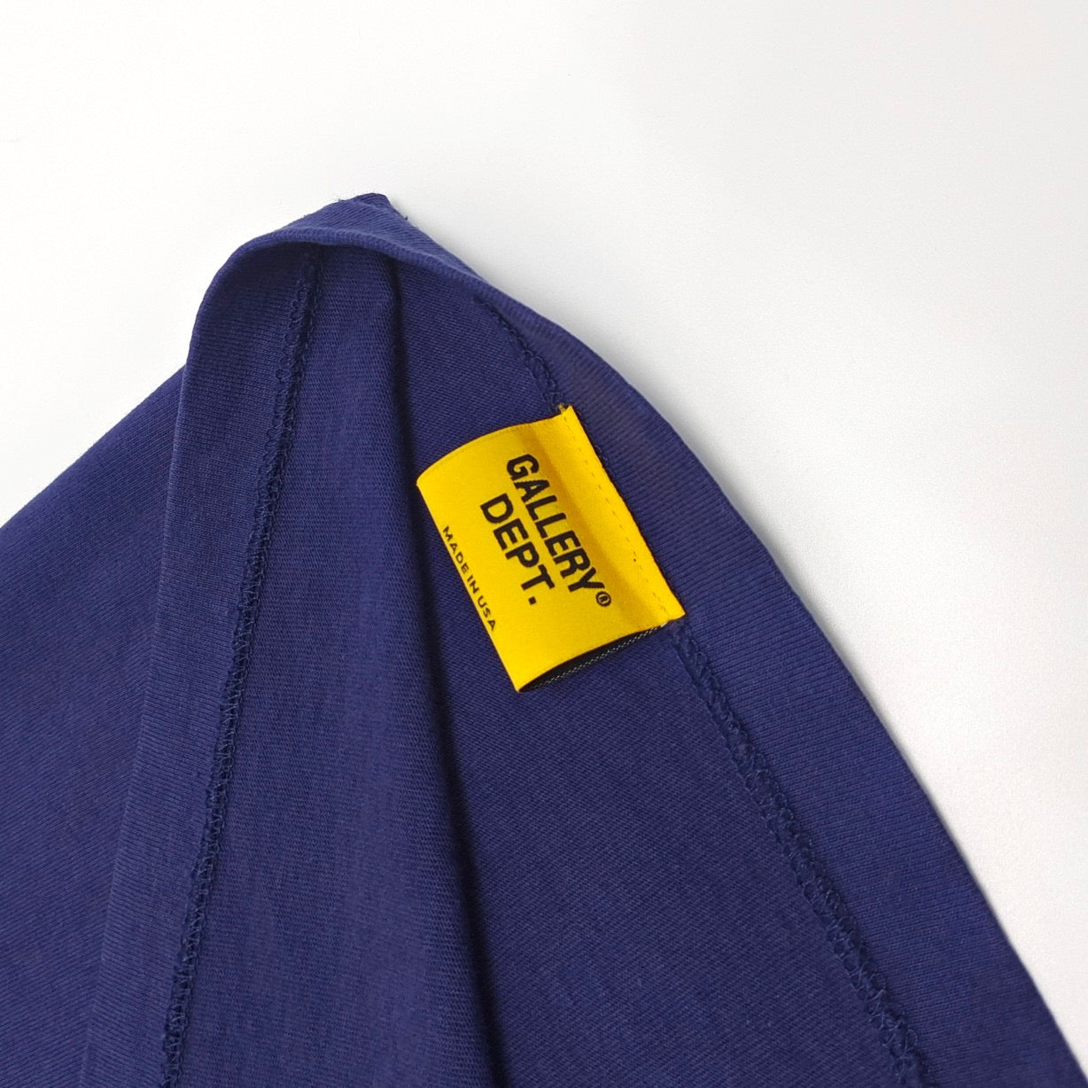 Blaues T-Shirt